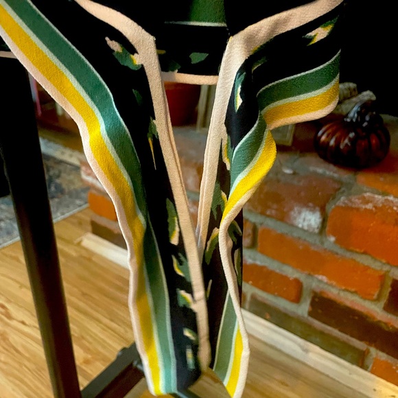 Women’s top LP.  Ann Taylor Factory. - Picture 5 of 7